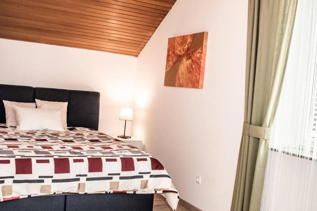Apartment Pouringraz Fuer Kunst- Und Tennisliebhaber מראה חיצוני תמונה