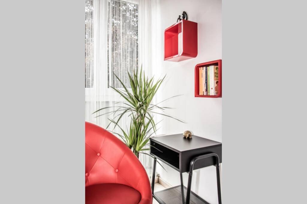 Apartment Pouringraz Fuer Kunst- Und Tennisliebhaber מראה חיצוני תמונה